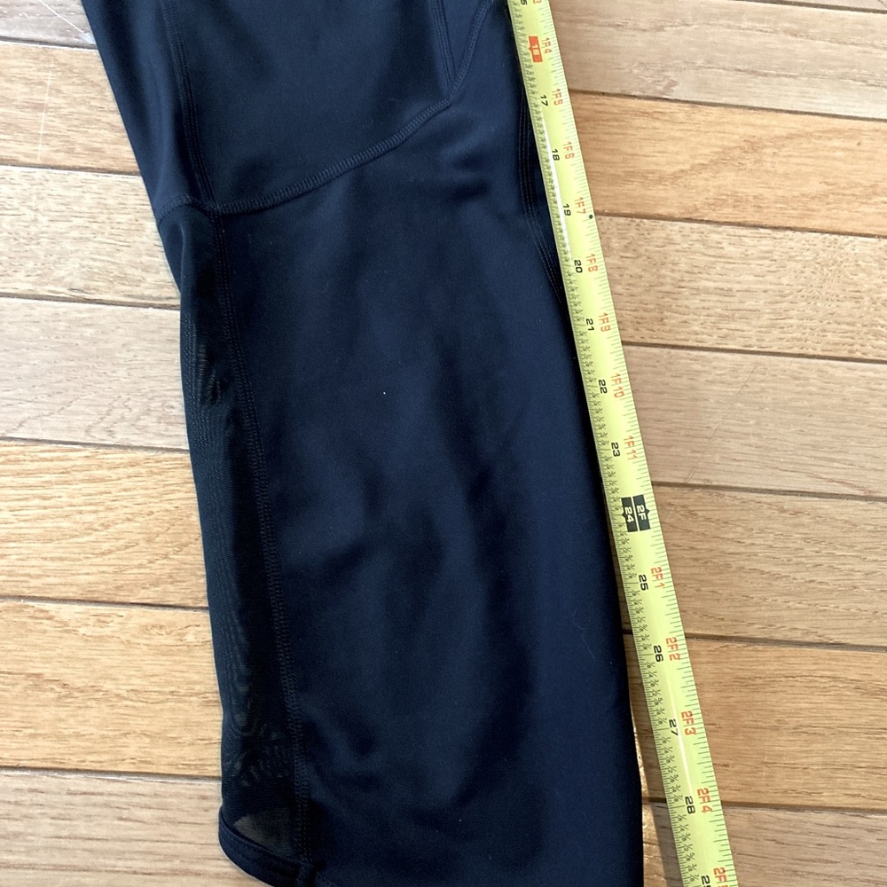 NWOT Old Navy high waisted mesh panel crop leggings - Picture 10 of 13